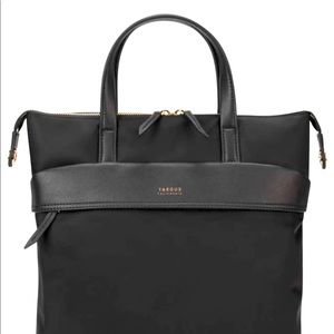 Targus 2-in1 convertible tote to backpack